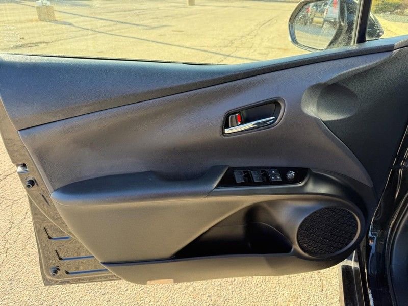 Used 2019 Toyota Prius LE image 19