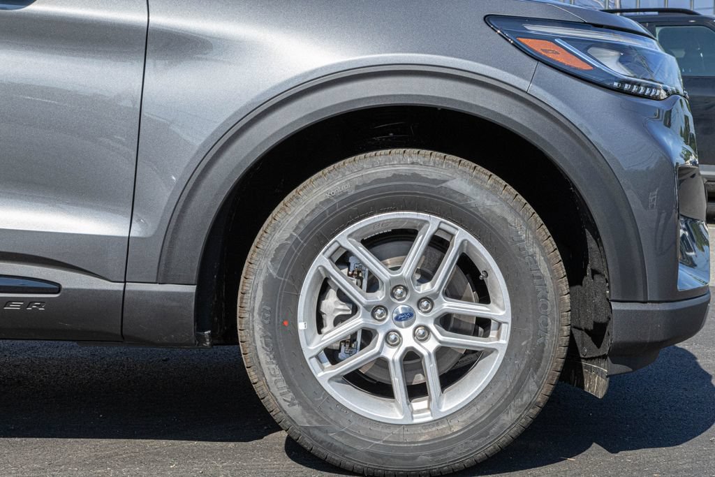 New 2026 Ford Explorer Active AWD/4WD image 26