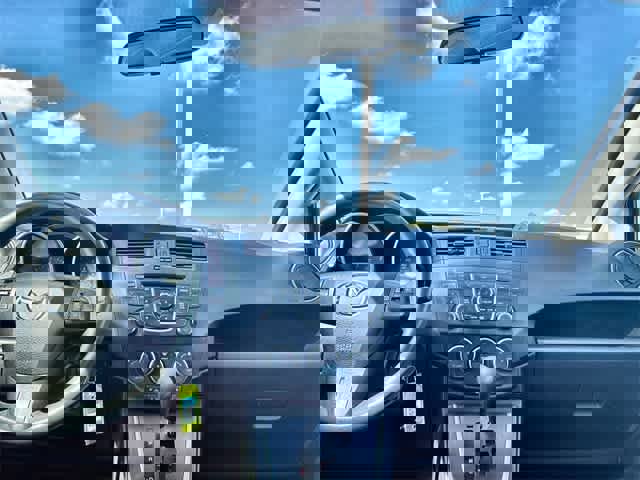 Used 2015 MAZDA MAZDA5 Sport image 28