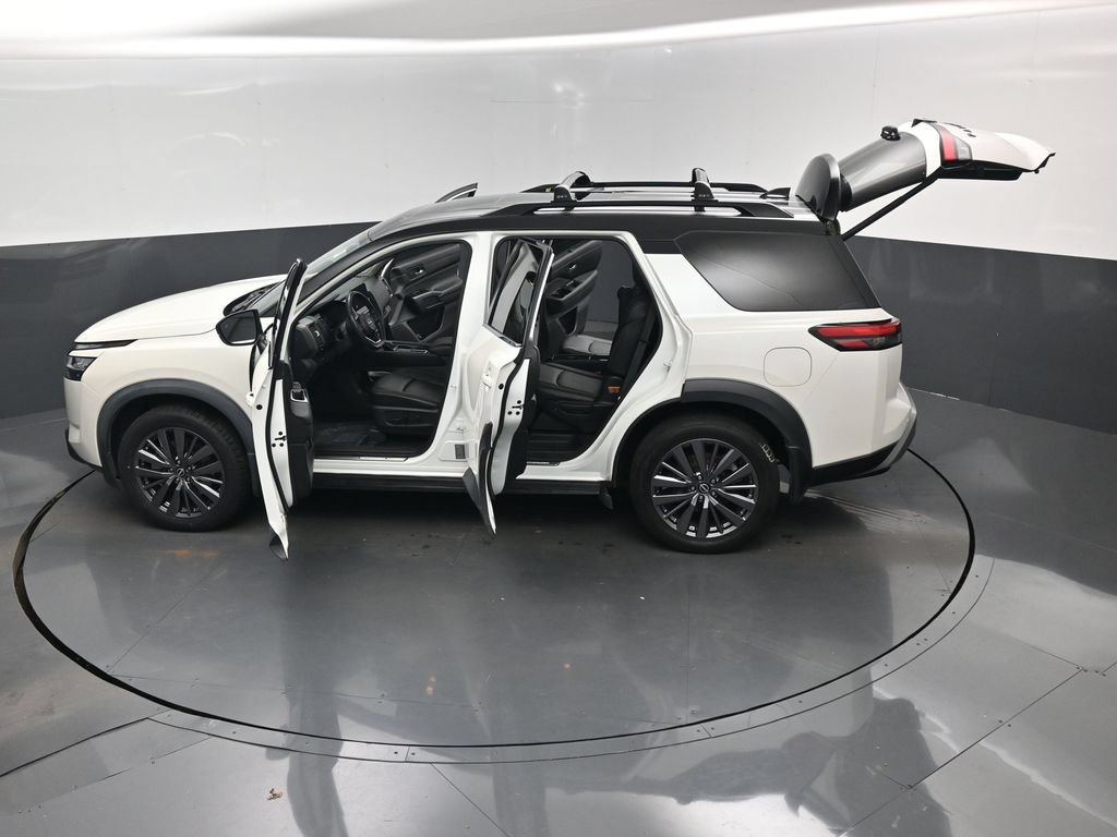 Used 2023 Nissan Pathfinder SL w/ SL Premium Package FWD image 17