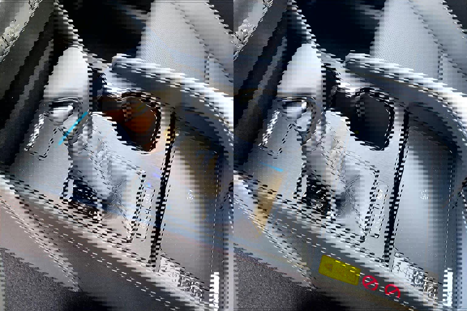 New 2025 Lexus ES 300h w/ Premium Package image 11