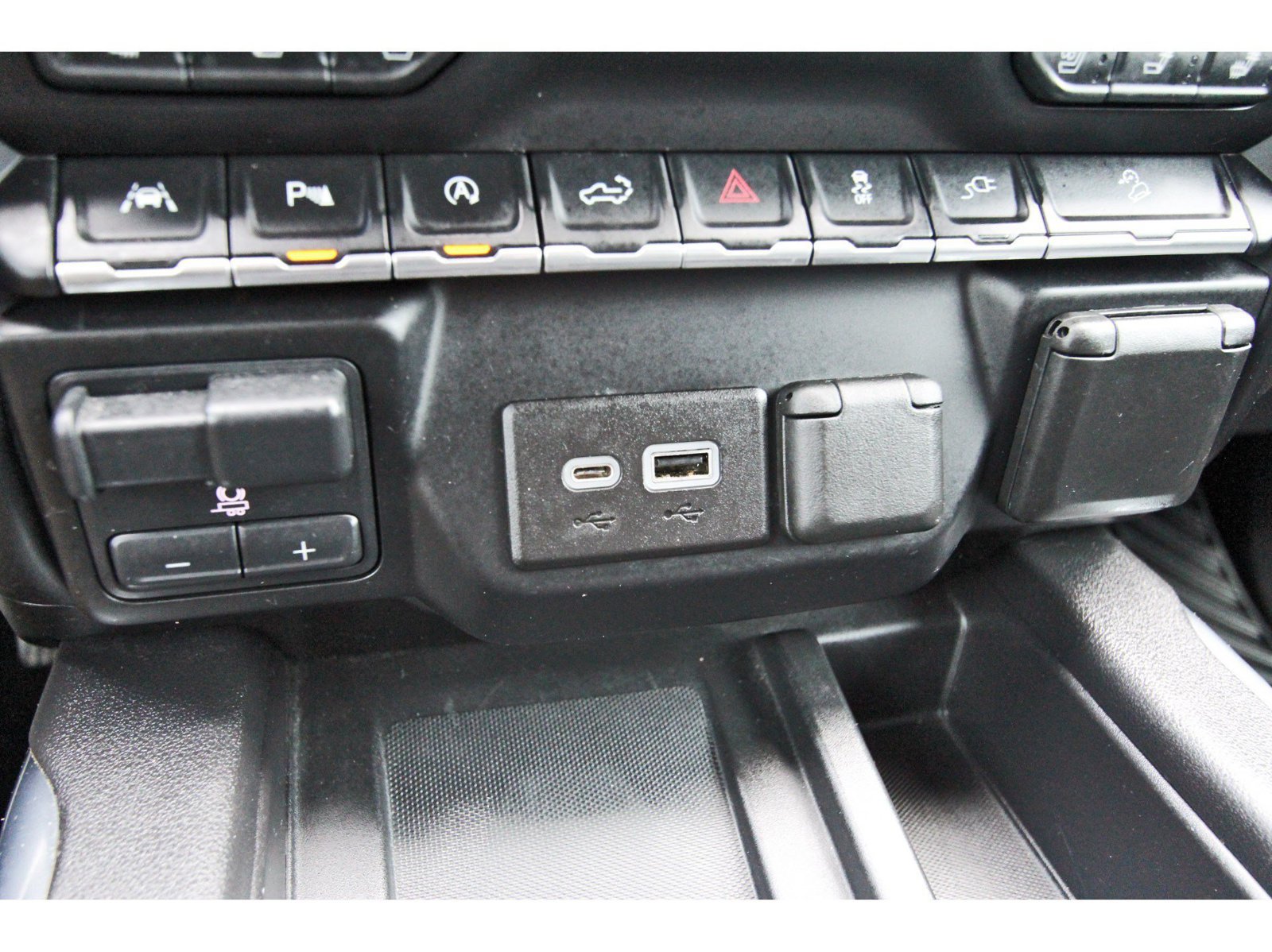 Used 2021 Chevrolet Silverado 1500 LTZ w/ LTZ Premium Texas Edition AWD/4WD image 30