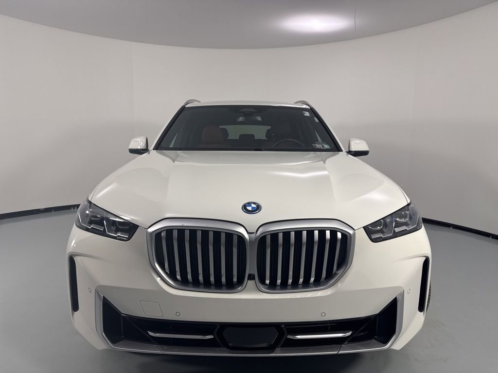 Certified 2024 BMW X5 xDrive50e w/ Premium Package AWD/4WD image 2