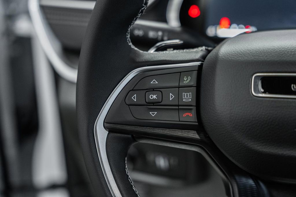 New 2025 Jeep Grand Cherokee L Altitude image 26