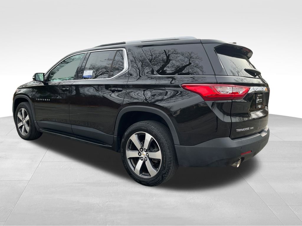 Used 2018 Chevrolet Traverse LT w/ LPO, 'HIT The Road' Package image 12