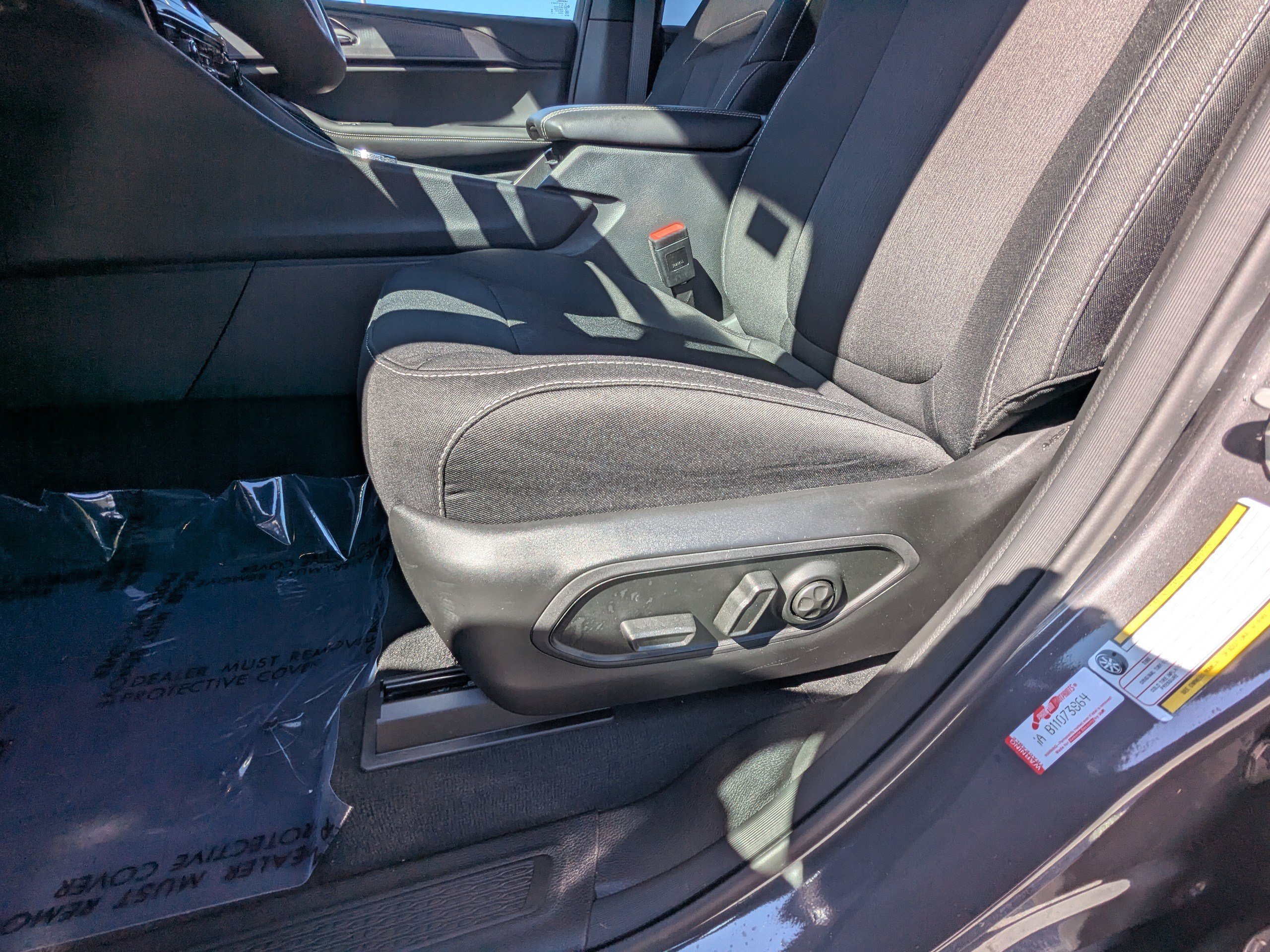 Certified 2025 Jeep Grand Cherokee Laredo X w/ Luxury Tech Group I image 19