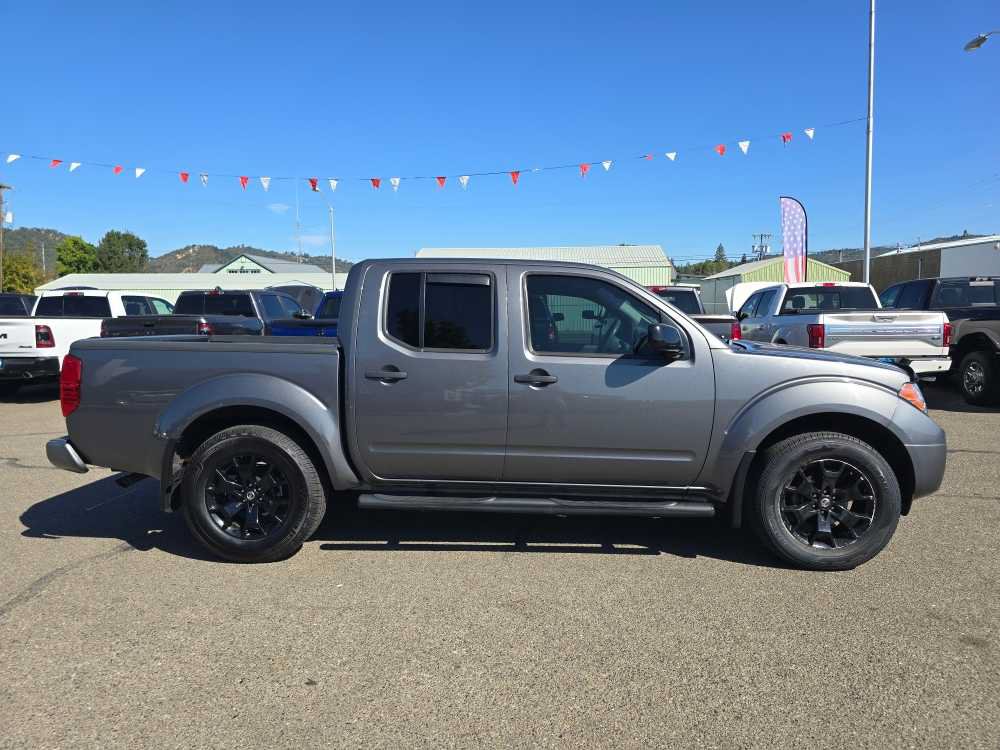 Used 2021 Nissan Frontier SV w/ Midnight Edition Floor Mats AWD/4WD image 6