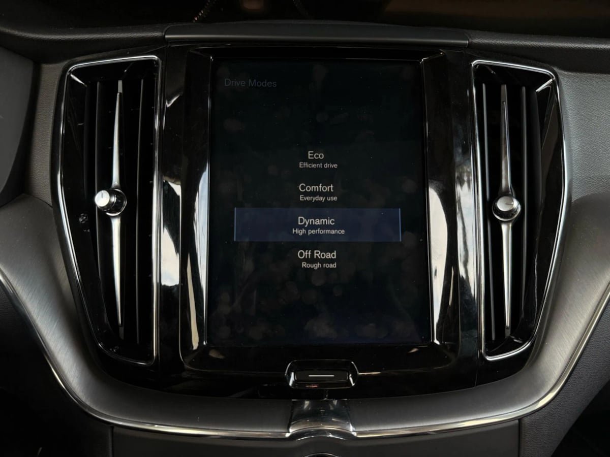 Used 2019 Volvo XC60 T5 Momentum w/ Advanced Package image 59