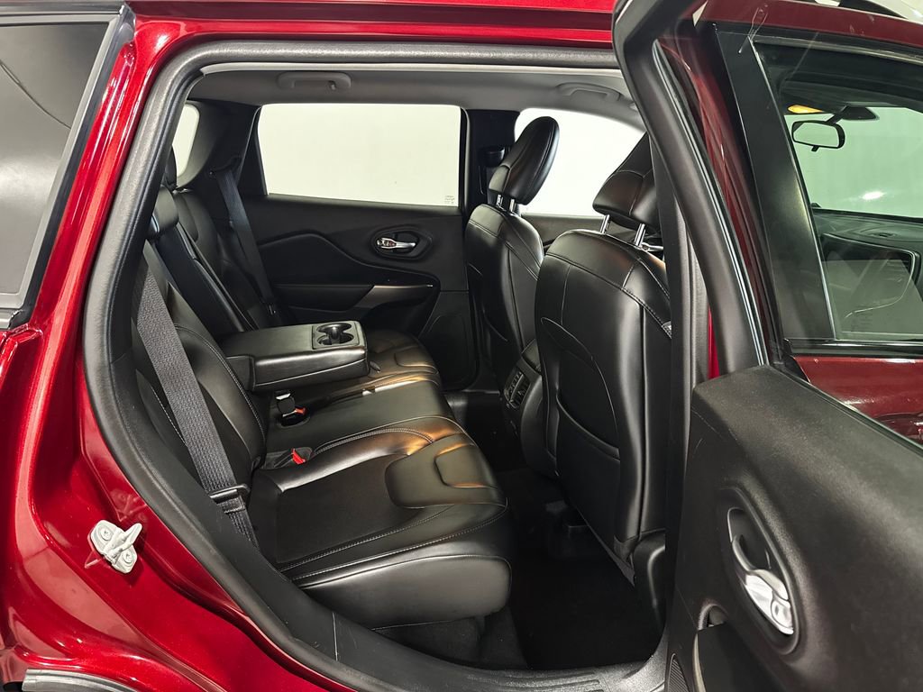 Used 2020 Jeep Cherokee Latitude Plus image 22