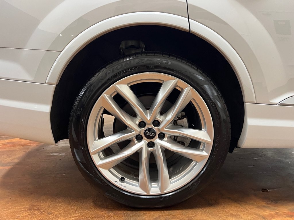 Used 2018 Audi Q7 3.0T Prestige AWD/4WD image 12