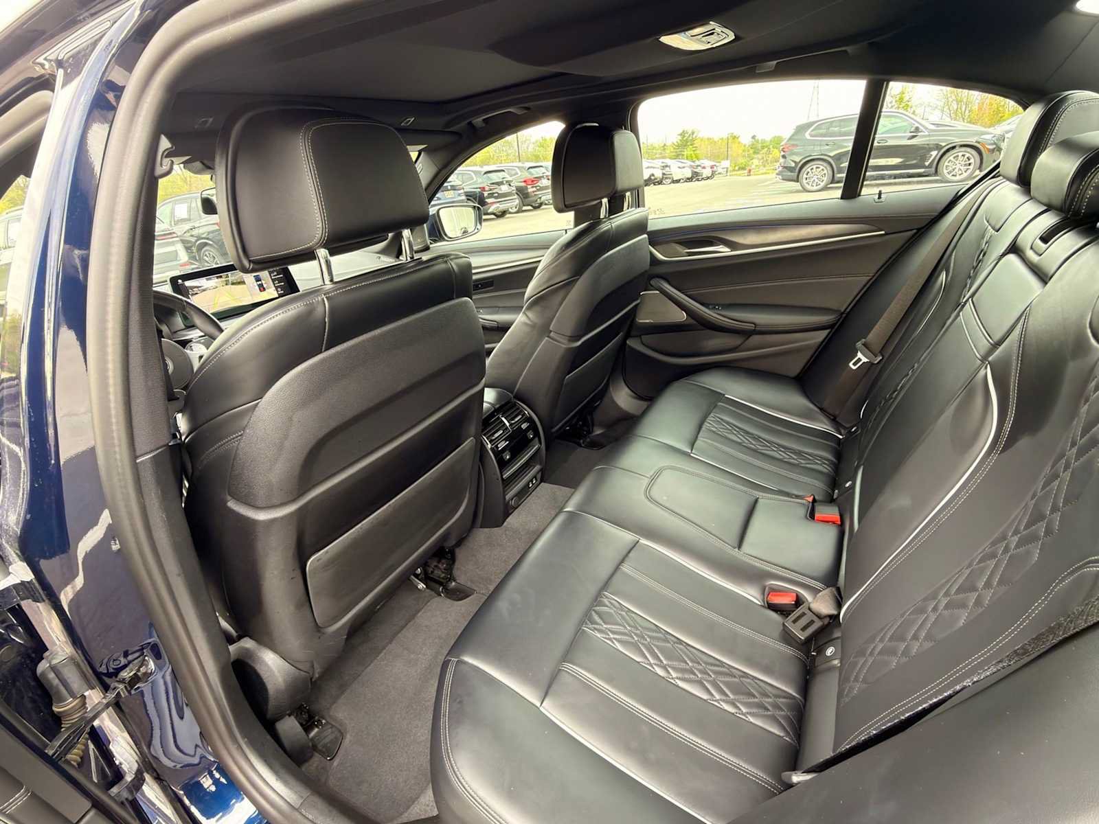 Used 2022 BMW M550i xDrive AWD/4WD image 19
