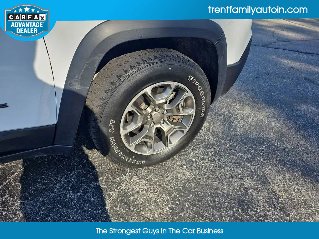 Used 2020 Jeep Cherokee Trailhawk image 45