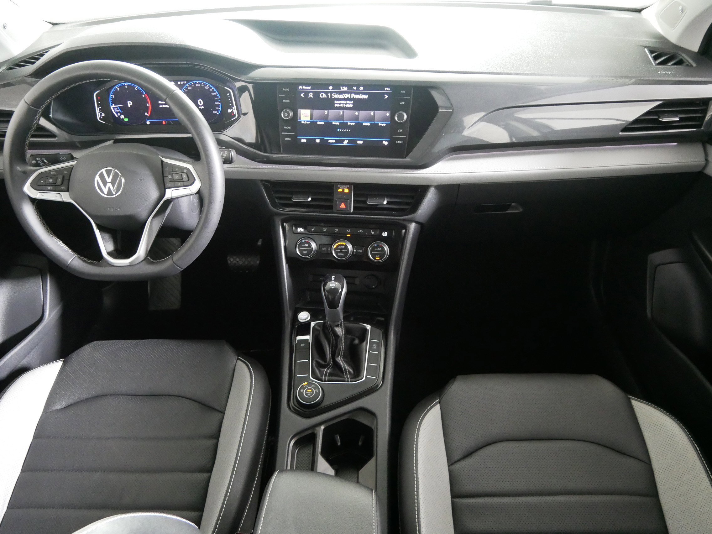 Used 2023 Volkswagen Taos SEL image 10