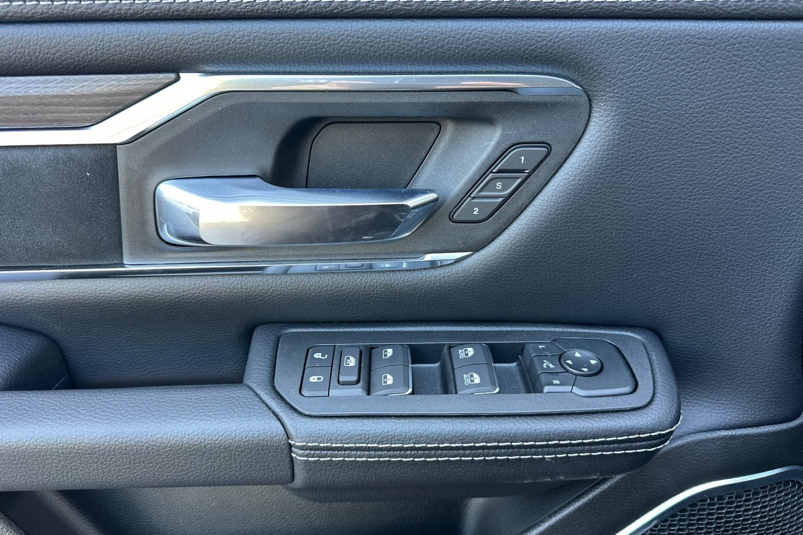 New 2026 RAM 1500 Laramie w/ Night Edition AWD/4WD image 10