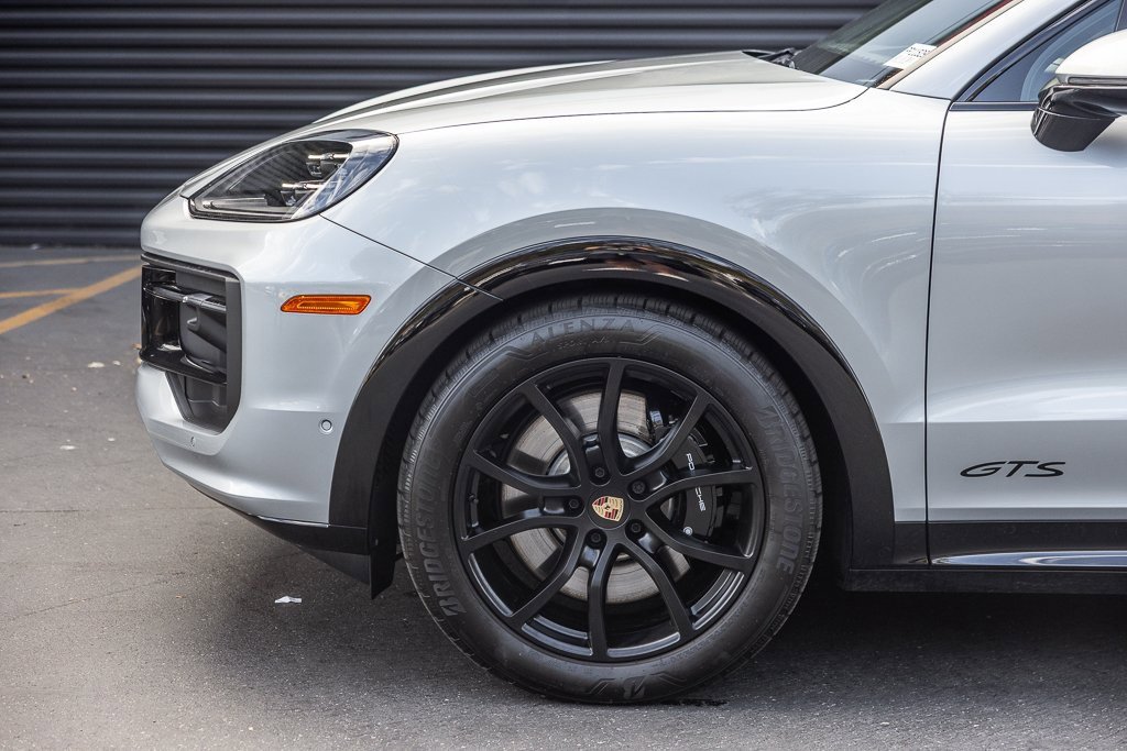 Certified 2025 Porsche Cayenne GTS image 11