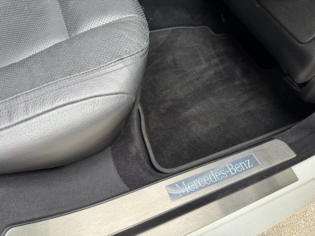 Used 2010 Mercedes-Benz S 550 4MATIC image 18