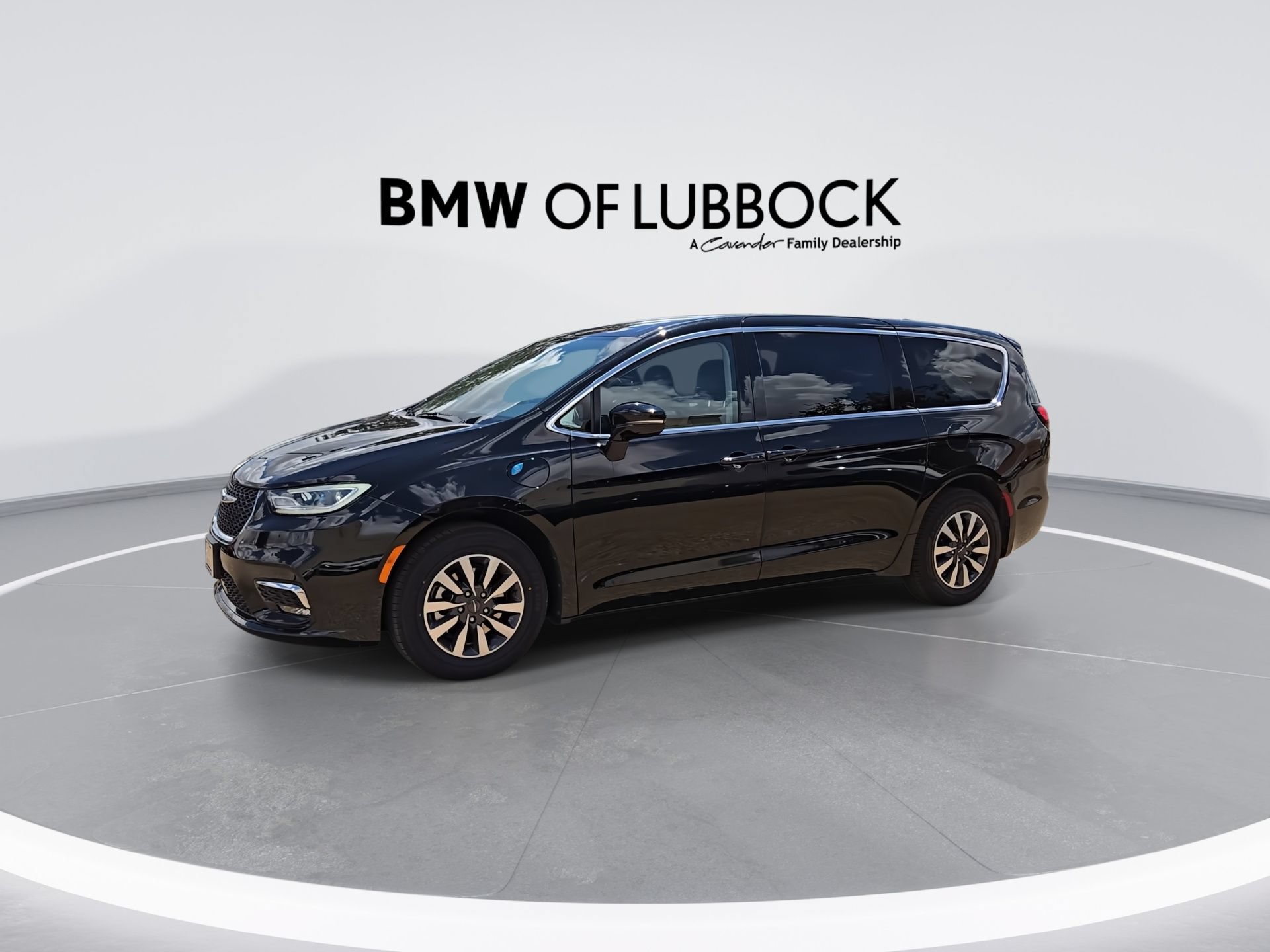 Used 2024 Chrysler Pacifica Limited FWD image 5