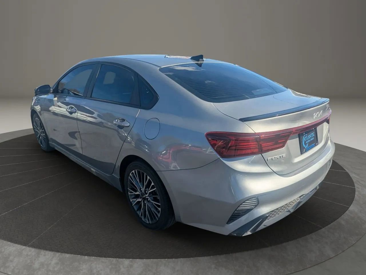 Used 2023 Kia Forte GT-Line FWD image 4