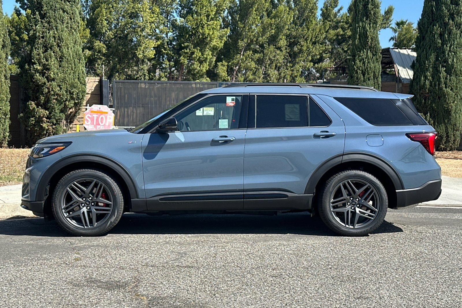 New 2026 Ford Explorer ST-Line w/ ST-Line Street Pack RWD image 7
