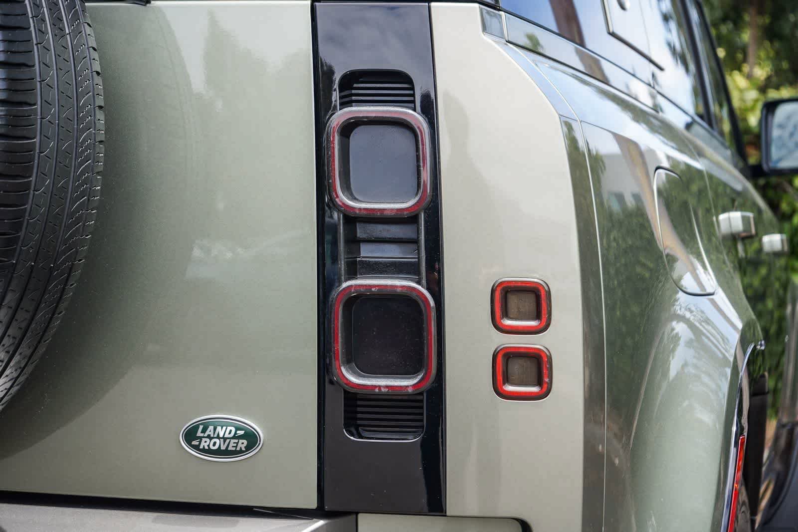 Used 2023 Land Rover Defender 110 X-Dynamic SE AWD/4WD image 7