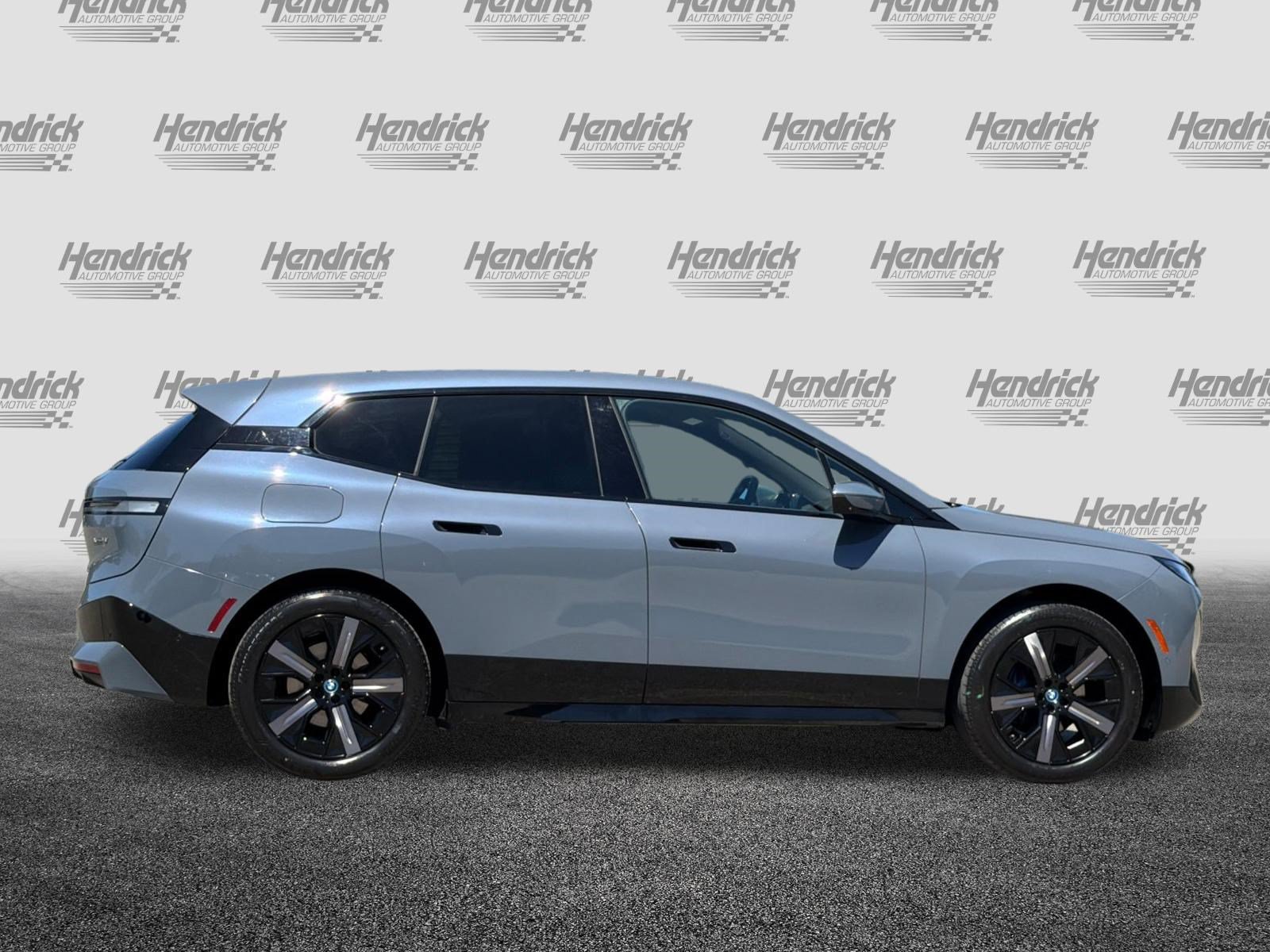 Used 2024 BMW iX xDrive50 w/ Premium Package AWD/4WD image 3