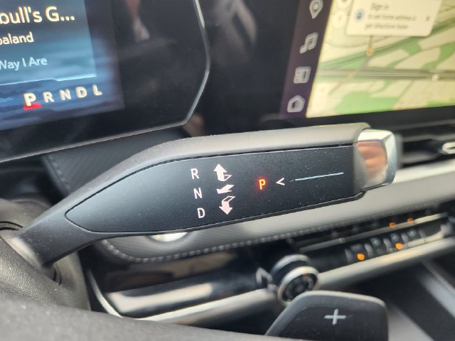 Used 2026 Chevrolet Equinox LT FWD image 23