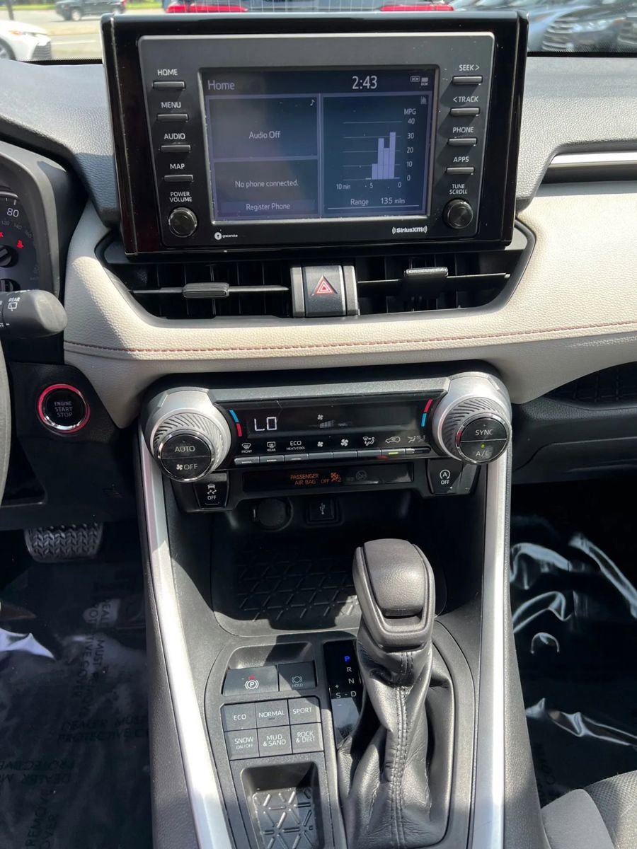 Used 2021 Toyota RAV4 XLE image 18