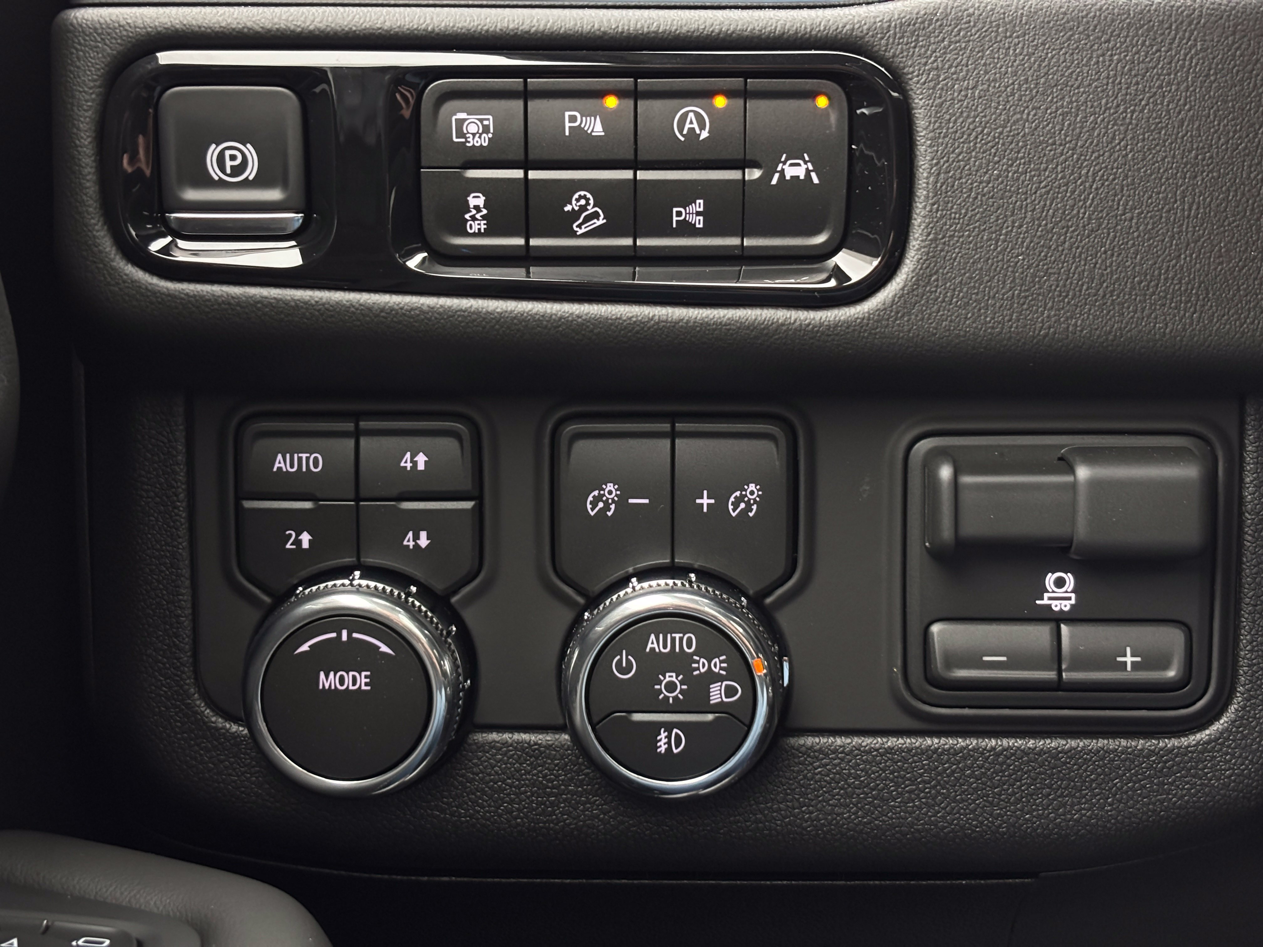 New 2026 GMC Yukon Elevation w/ Elevation Premium Package AWD/4WD image 26