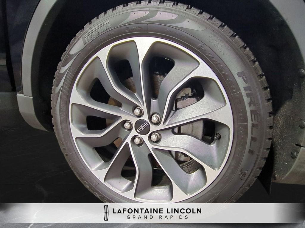 Certified 2022 Lincoln Nautilus Reserve w/ Equipment Group 201A image 34