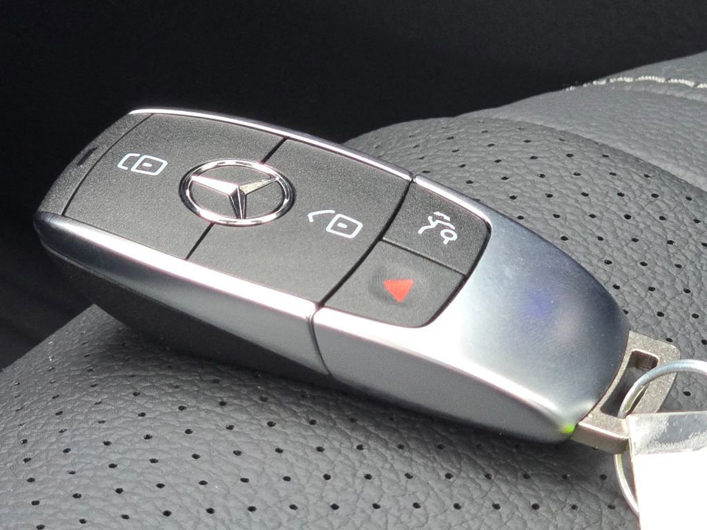 New 2026 Mercedes-Benz GLS 450 4MATIC image 40