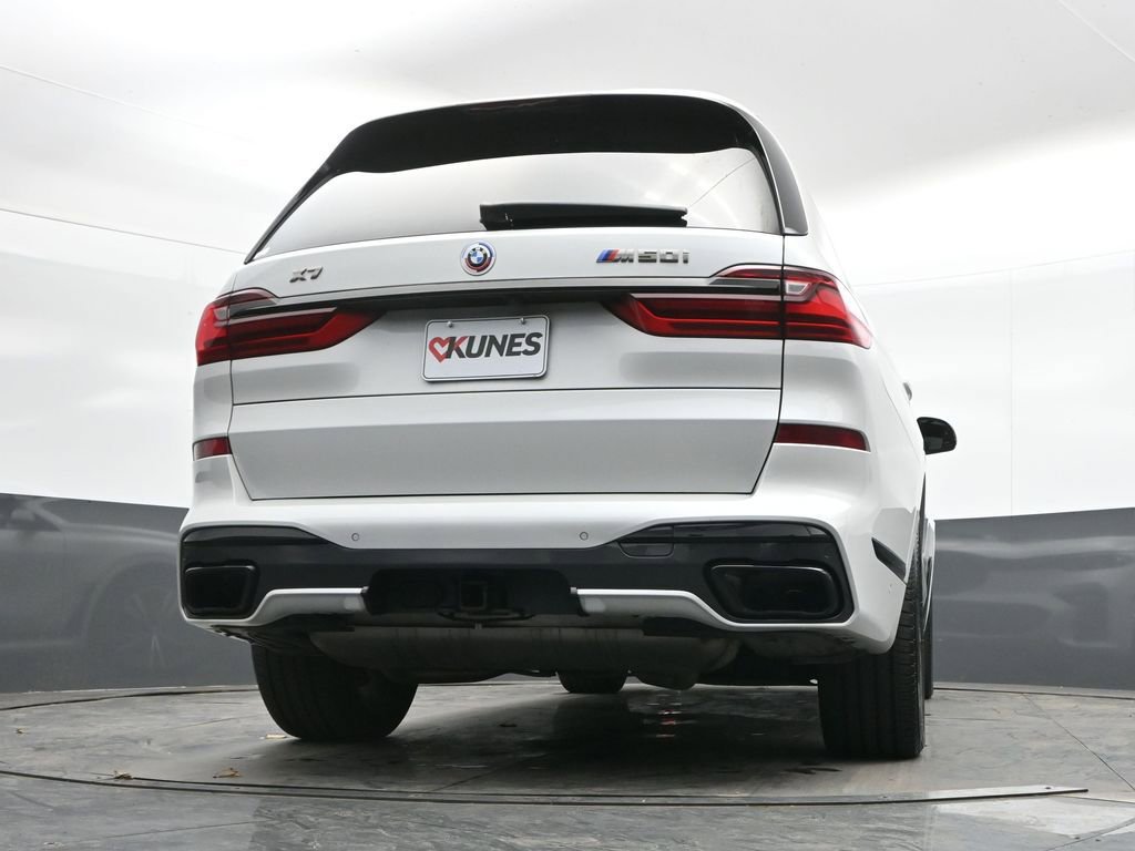 Used 2022 BMW X7 M50i image 45