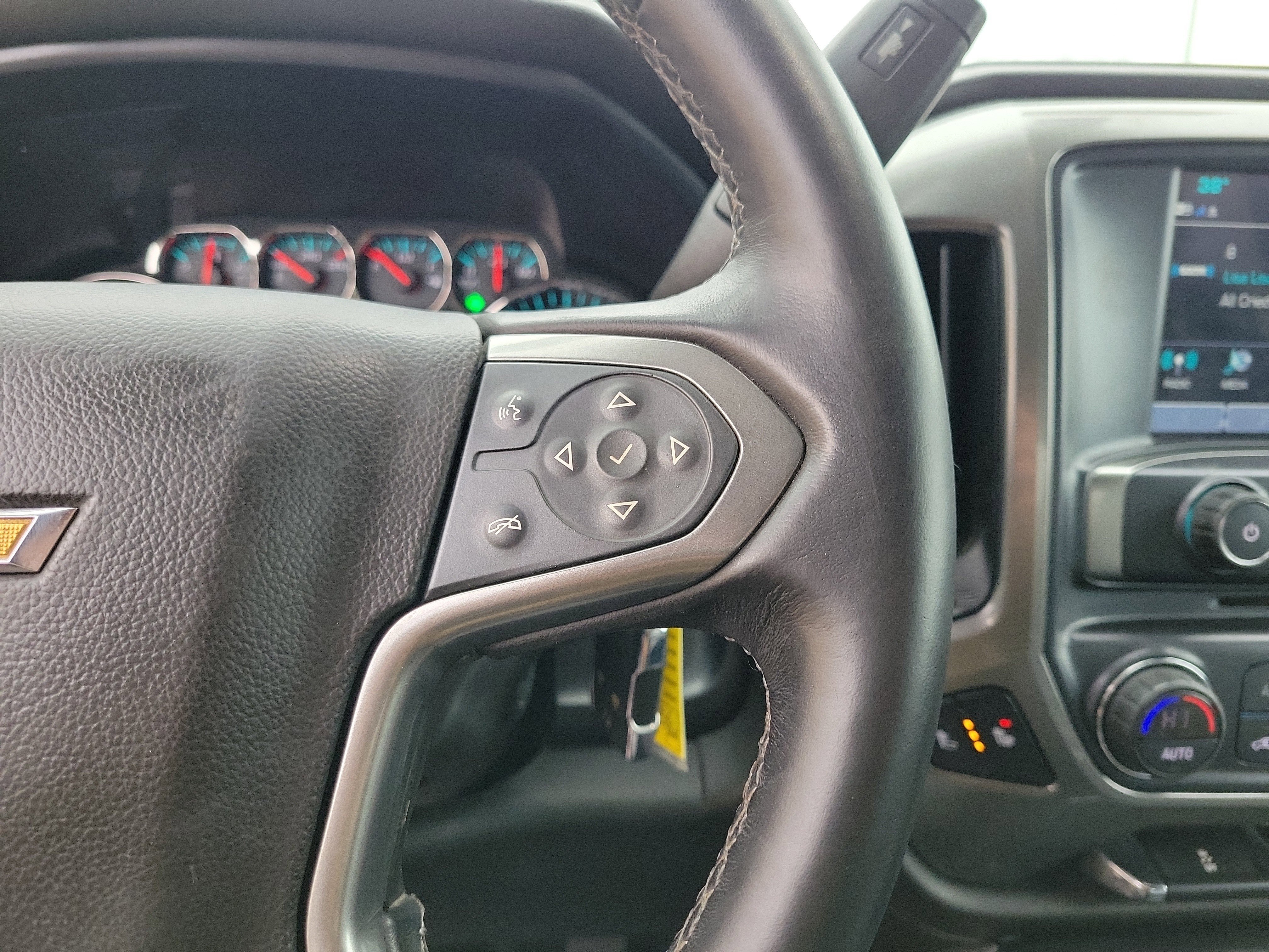 Used 2018 Chevrolet Silverado 1500 LTZ Z71 image 23