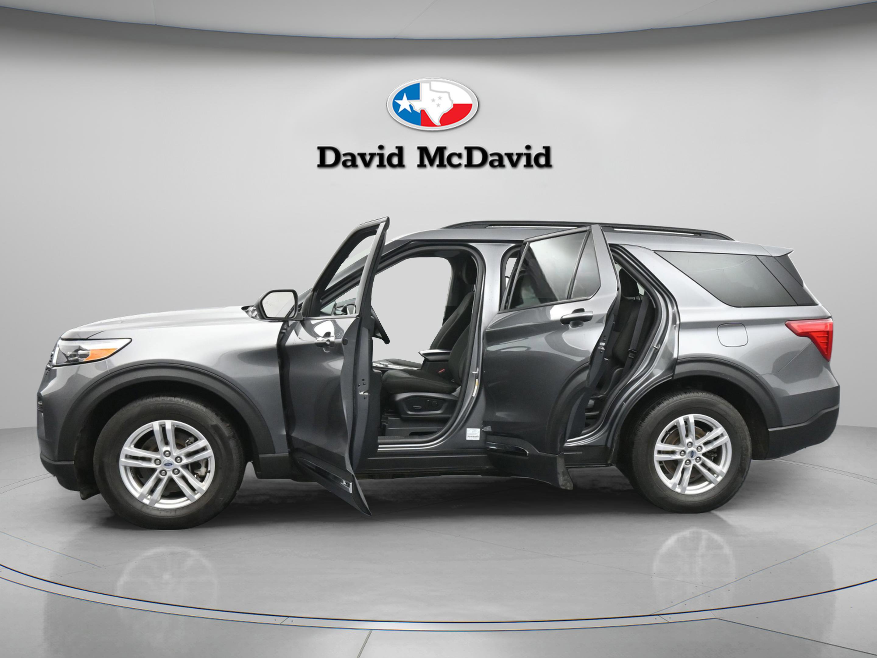Used 2023 Ford Explorer XLT RWD image 44