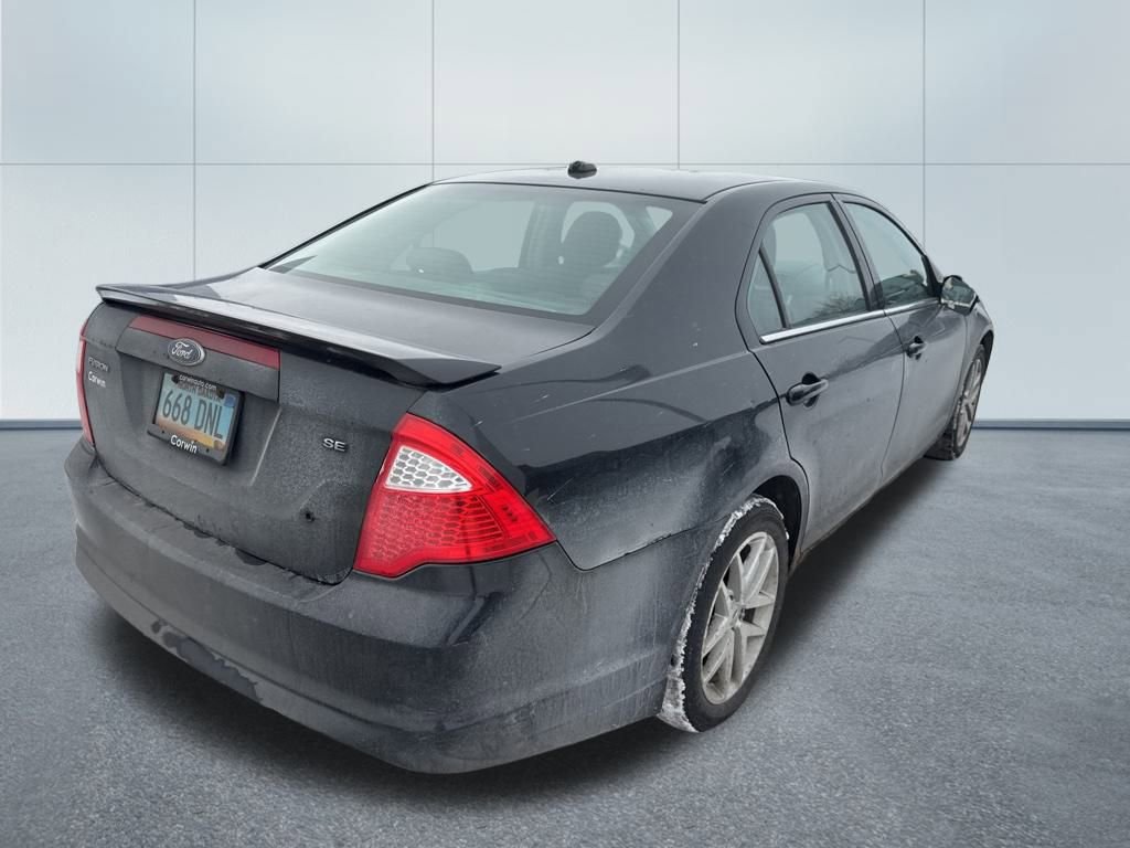 Used 2010 Ford Fusion SE image 2