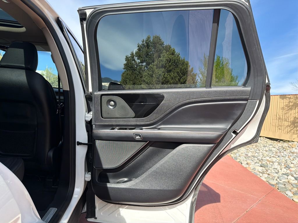 Used 2021 Lincoln Aviator Reserve w/ Equipment Group 201A AWD/4WD image 28