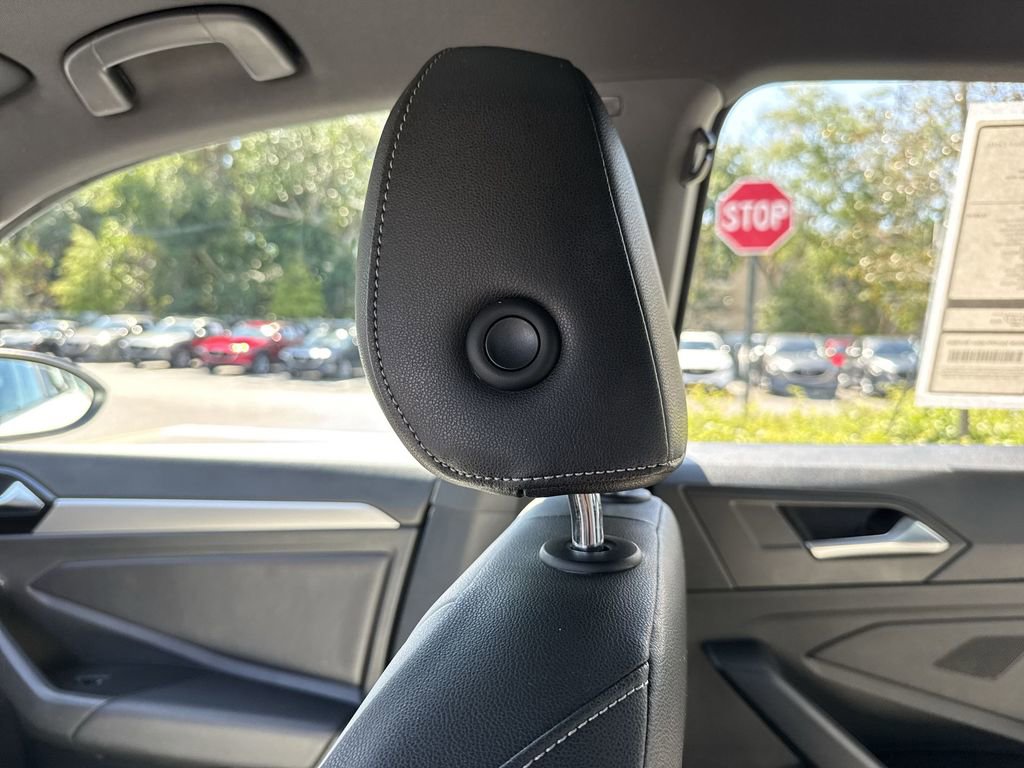 Used 2019 Volkswagen Jetta R-Line w/ R-Line Cold Weather Package image 17