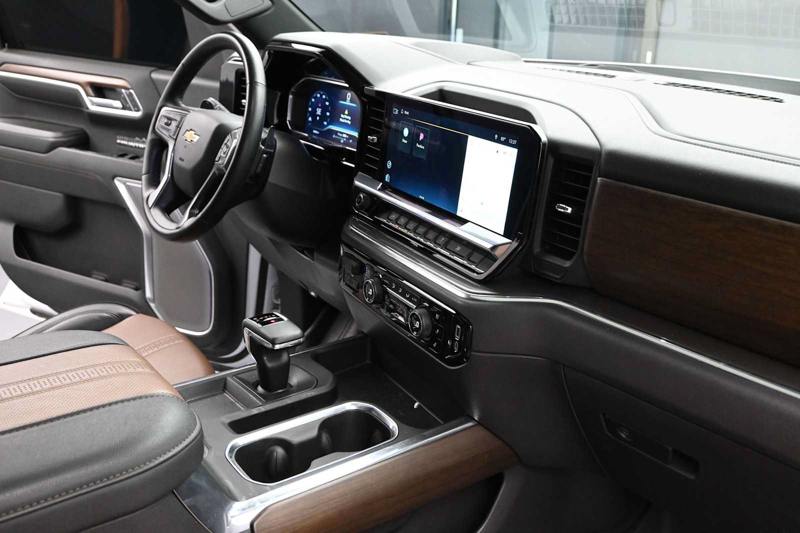 Used 2024 Chevrolet Silverado 1500 High Country w/ High Country Premium Package AWD/4WD image 30