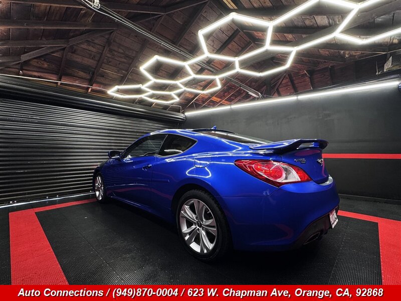 Used 2010 Hyundai Genesis 3.8 RWD image 4