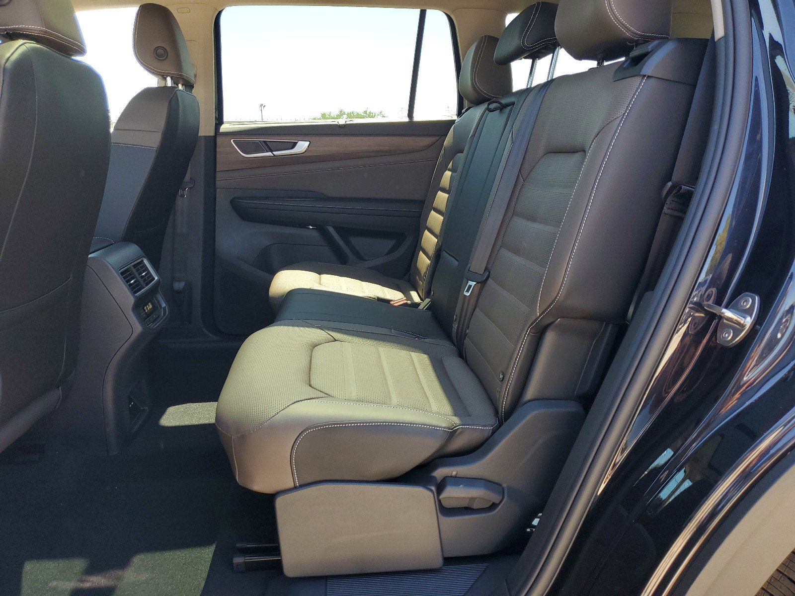 New 2025 Volkswagen Atlas SEL image 12