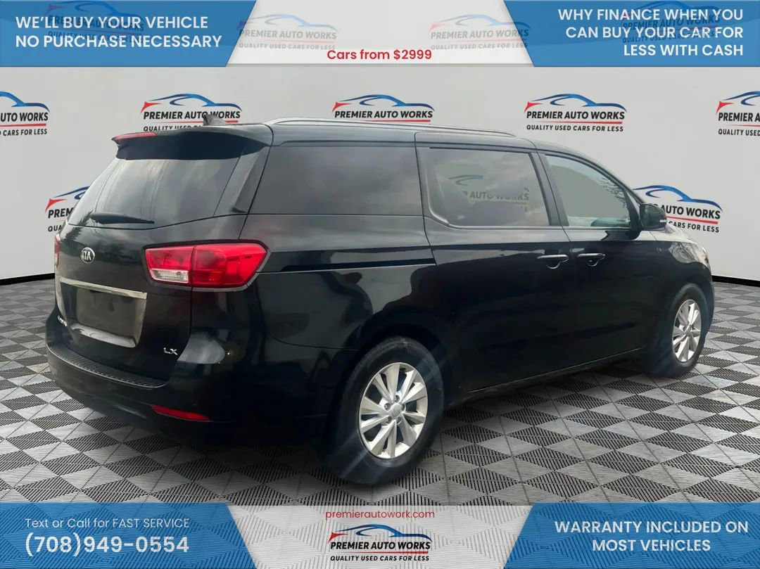Used 2017 Kia Sedona LX w/ LX Essentials Premium Package FWD image 4