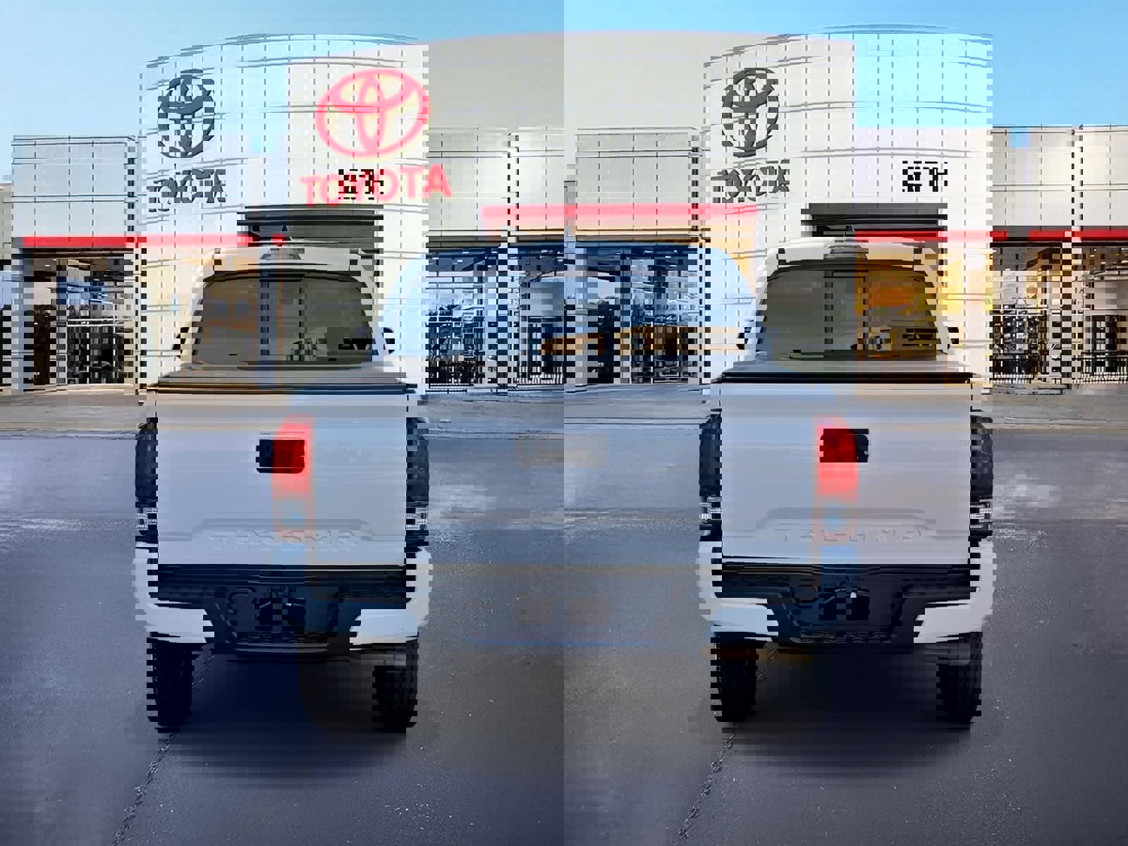 Used 2022 Toyota Tacoma SR w/ SR Convenience Package image 6