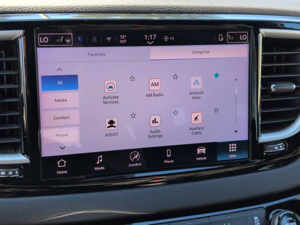 Used 2025 Chrysler Pacifica Select image 17