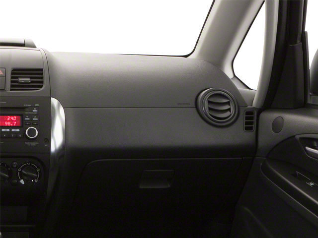 Used 2011 Suzuki SX4 AWD Hatchback image 16