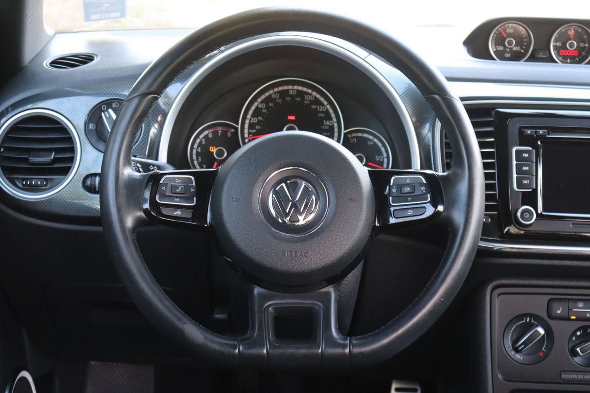 Used 2013 Volkswagen Beetle 2.0T FWD image 18