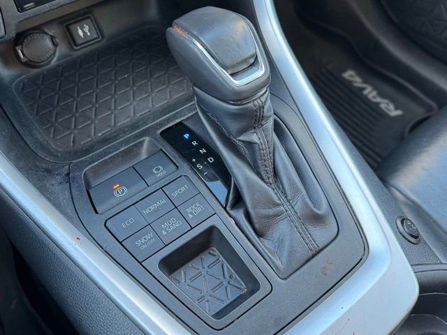 Used 2019 Toyota RAV4 XLE Premium image 17