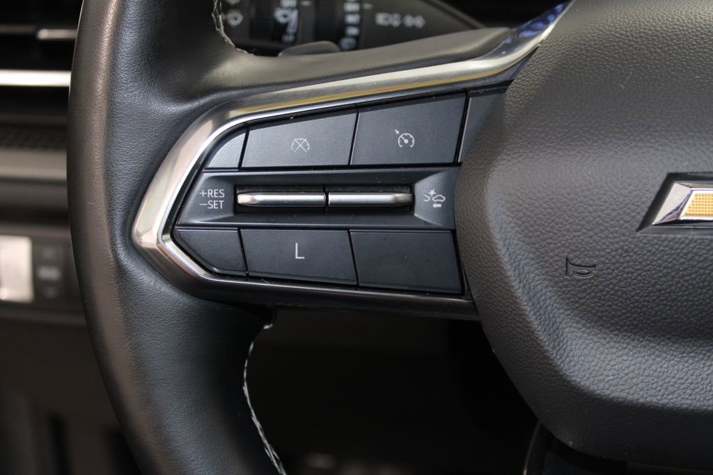 Used 2024 Chevrolet Traverse LT image 37