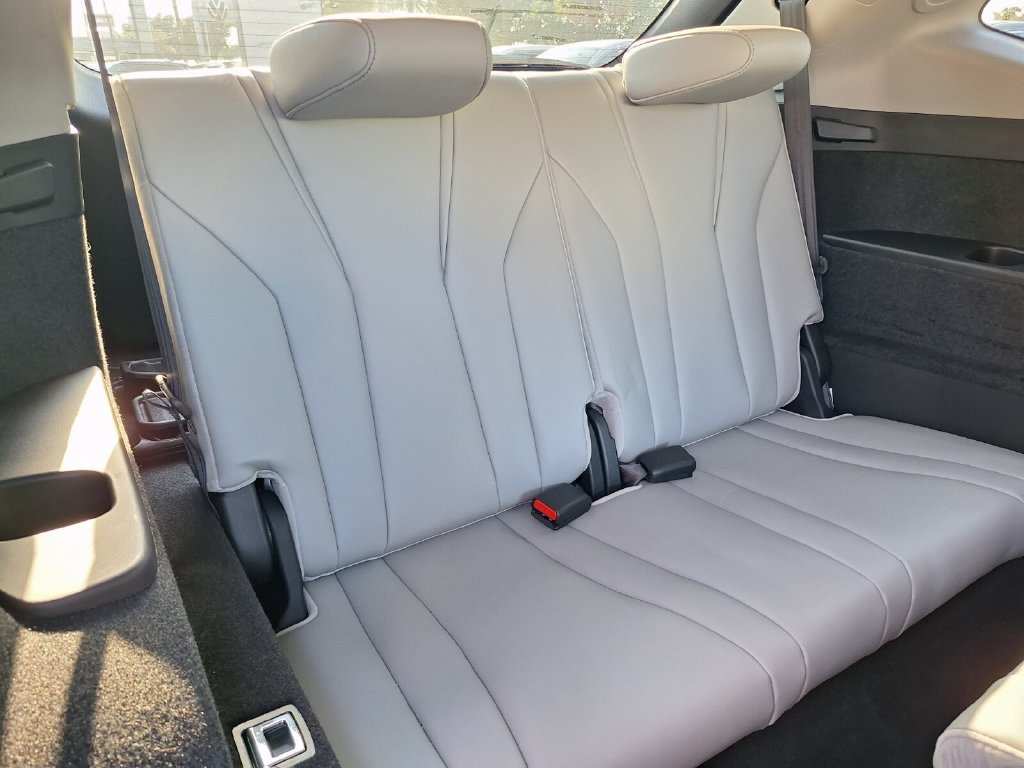 Certified 2026 Acura MDX w/ Technology Package FWD image 29
