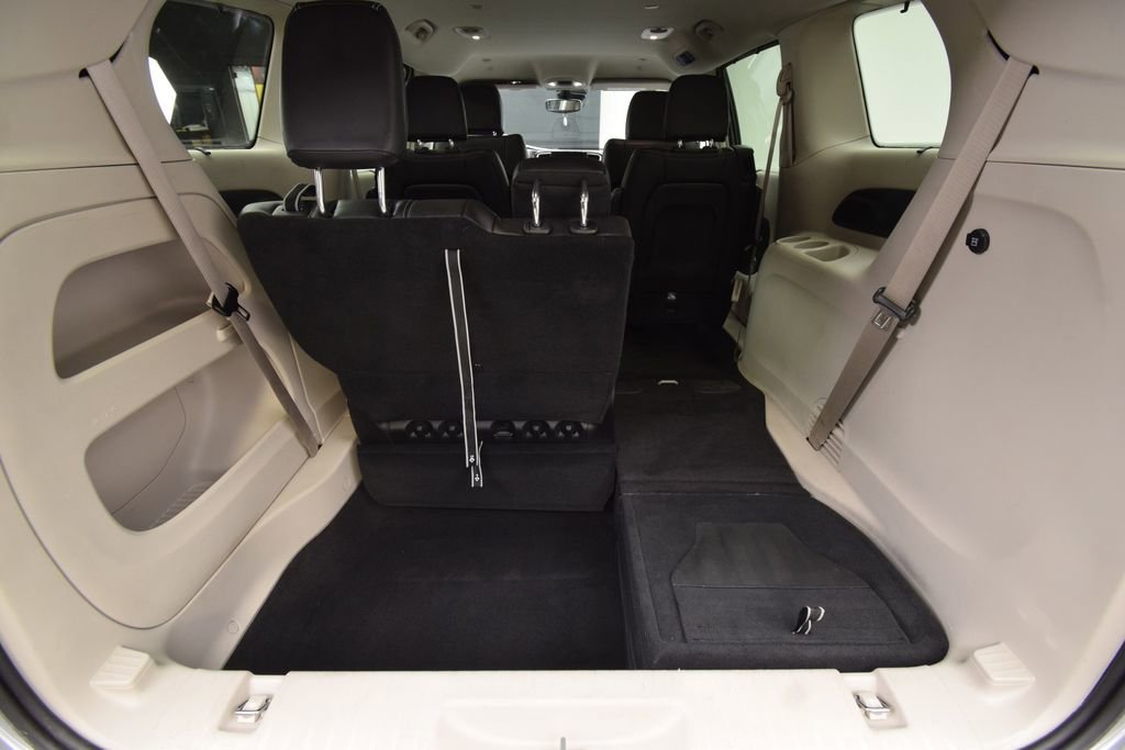 Used 2022 Chrysler Pacifica Touring-L image 31