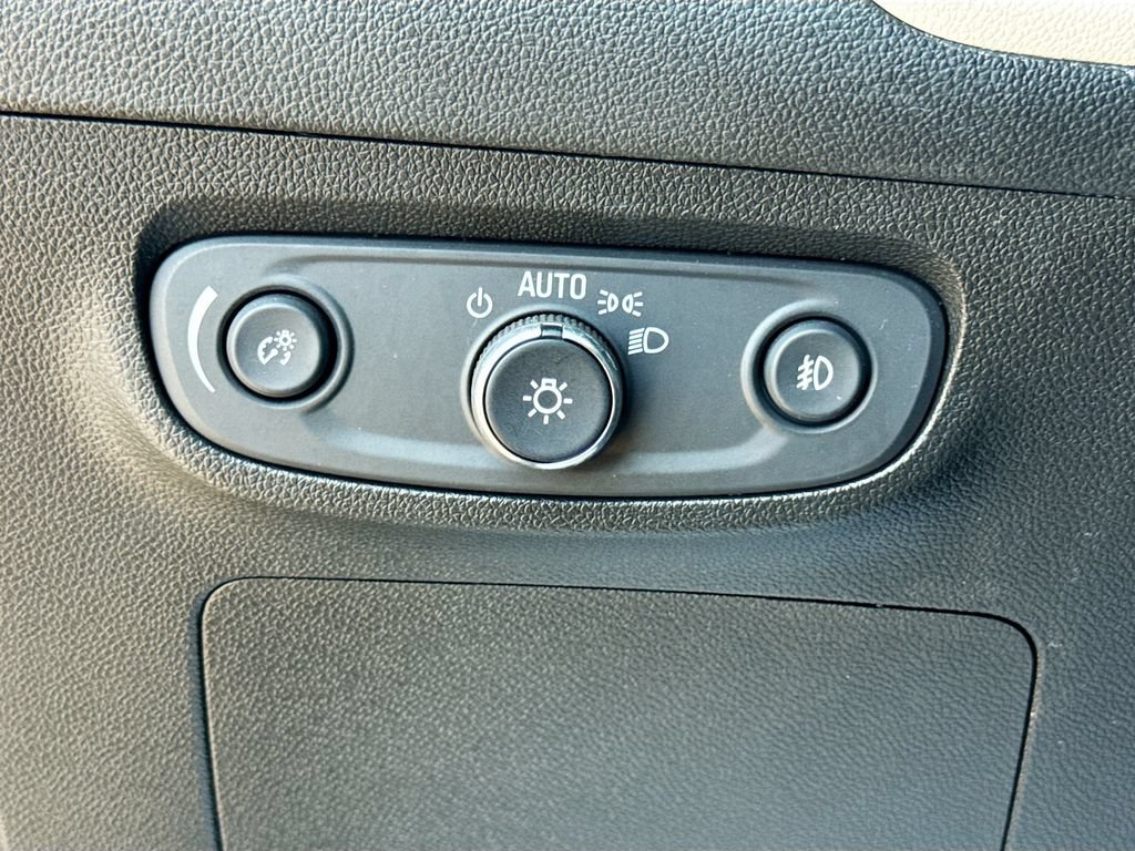 Used 2021 Buick Encore GX Preferred w/ Cold Weather Comfort Package AWD/4WD image 12