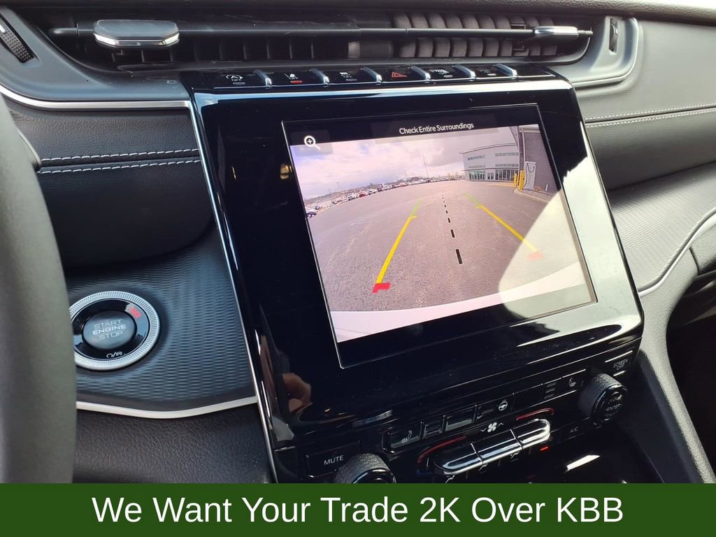 Used 2024 Jeep Grand Cherokee L Altitude image 16